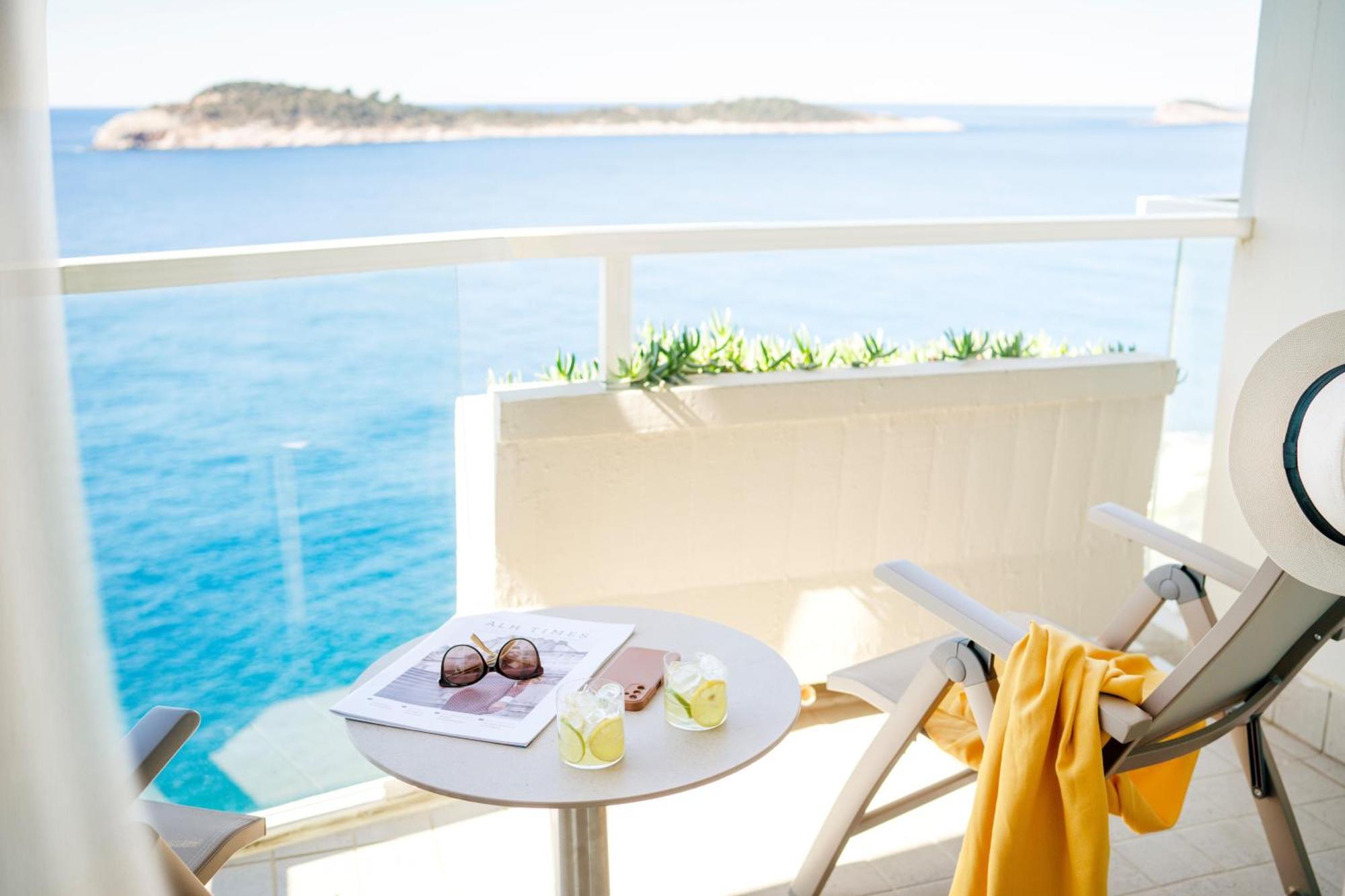 Deluxe Plus Zimmer mit Meerblick und Balkon